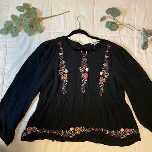 Black long sleeve Floral - American Eagle